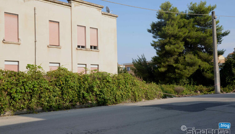 Siracusa Crollo del muro presso la Casa di Riposo